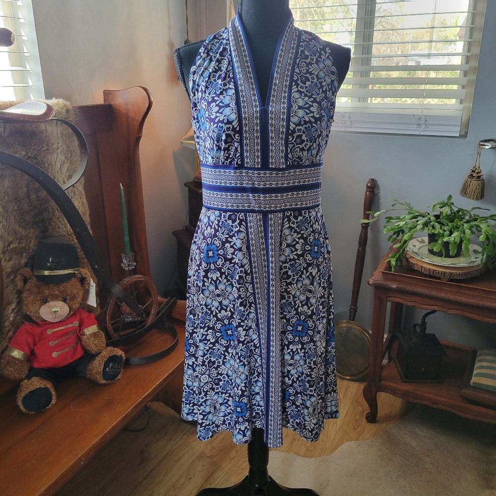 London Style Blue Floral Sleeveless Dress